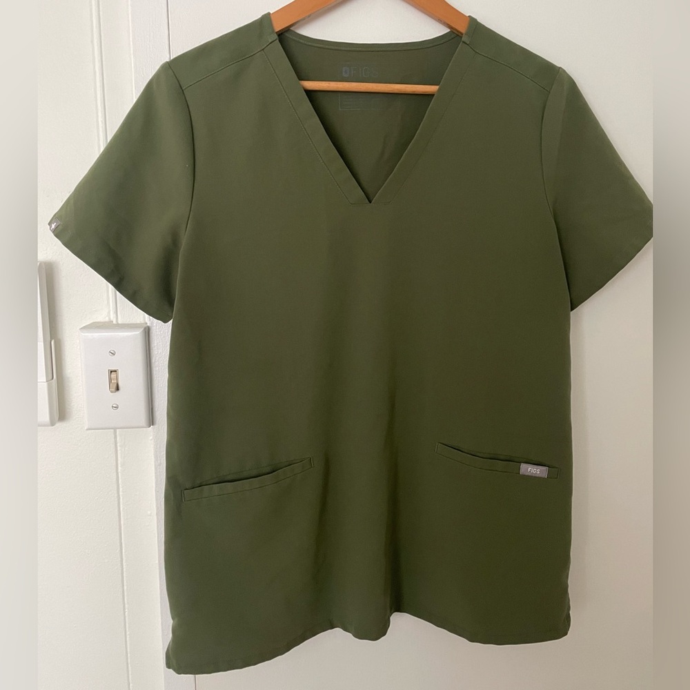 Figs Scrub Top